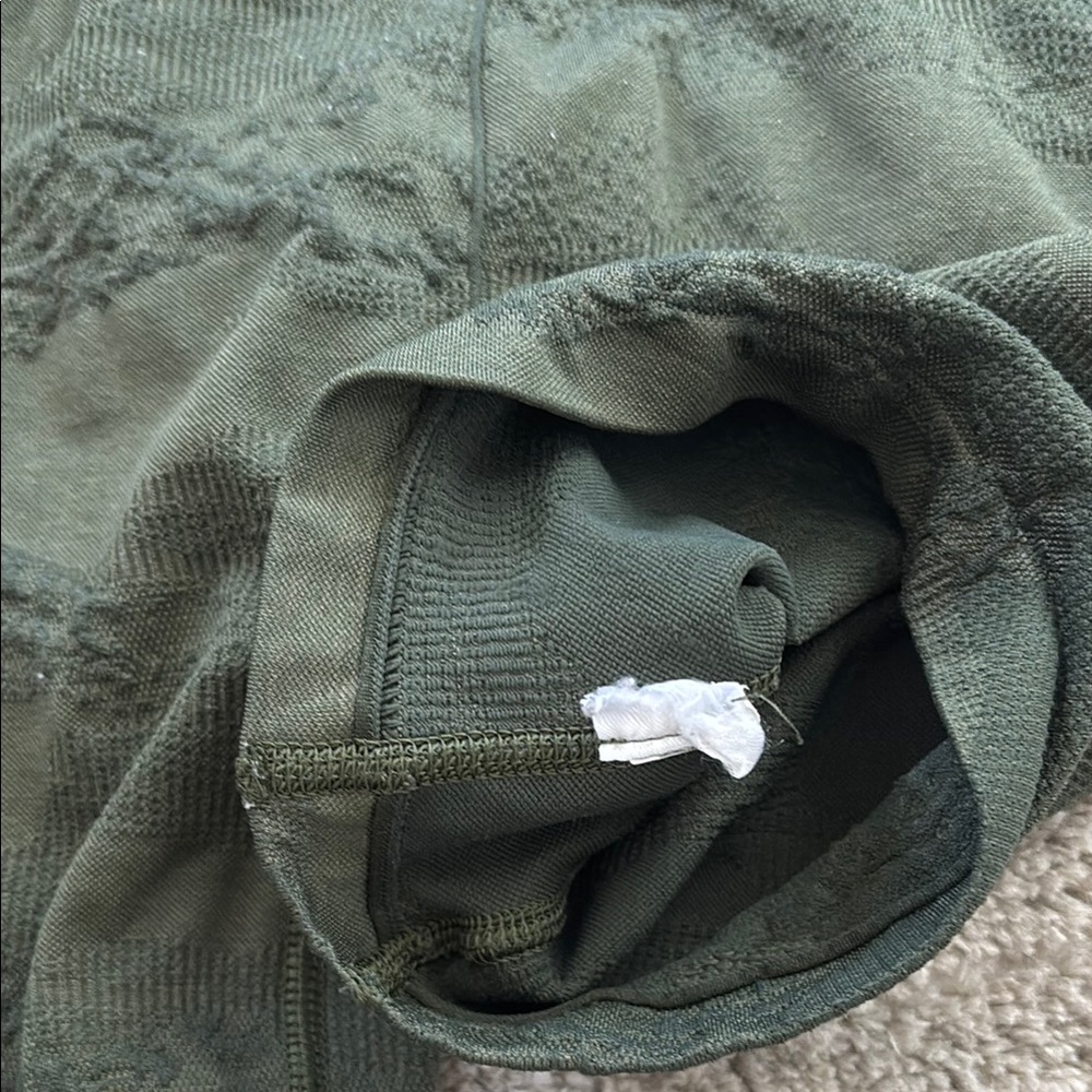 Gymshark Women's Green Seamless Shorts - Picture 6 of 6